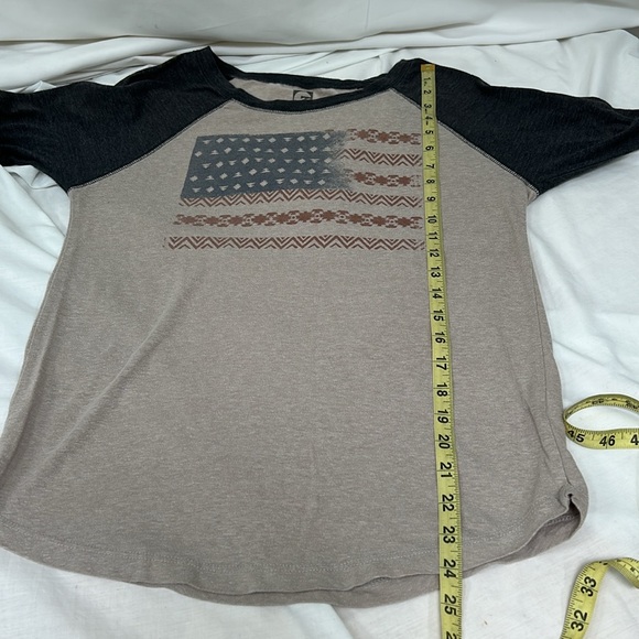 Billabong American Flag Baseball T-Shirt Size Medium - Picture 6 of 9
